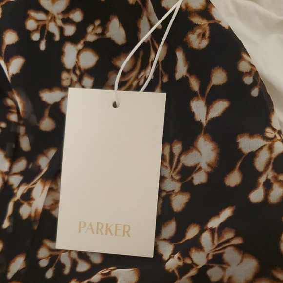 NWT Women's Floral Short-Sleeve Blouse - Picture 4 of 4